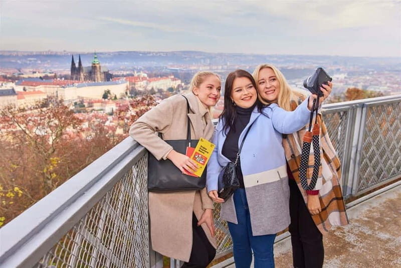 Prague: Official City Pass with Public Transport