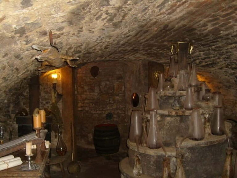 Prague Old Town, Underground and House of Alchemy Tour - The Value for Travelers