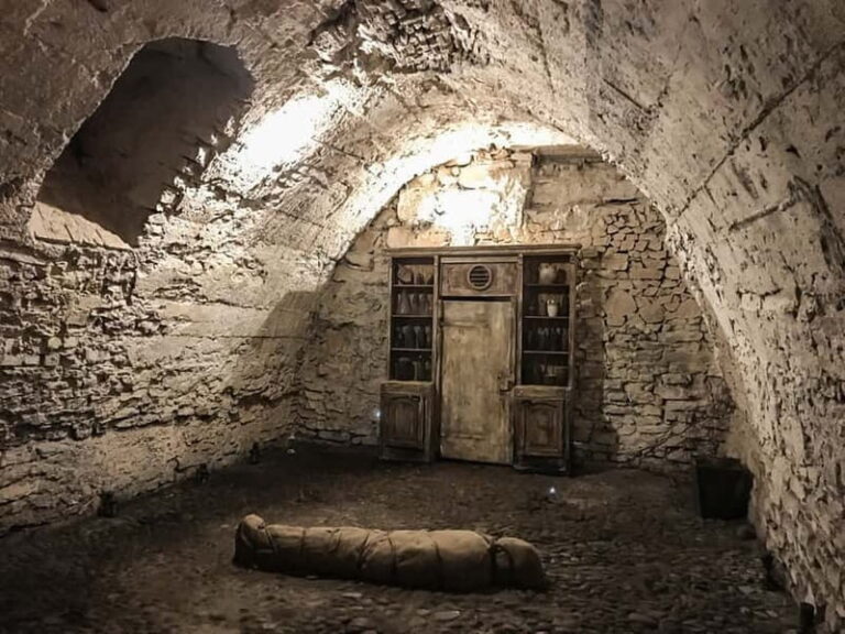Prague: Oldtown, Medieval Underground & Dungeon History Tour - The Value for Money