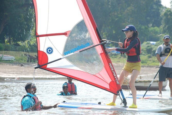 Private Beginner Windsurfing Course in Mandwa - Introduction