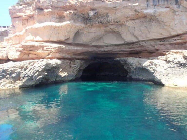 Private Boat by San Antonio Bay - Practical Details & What to Know