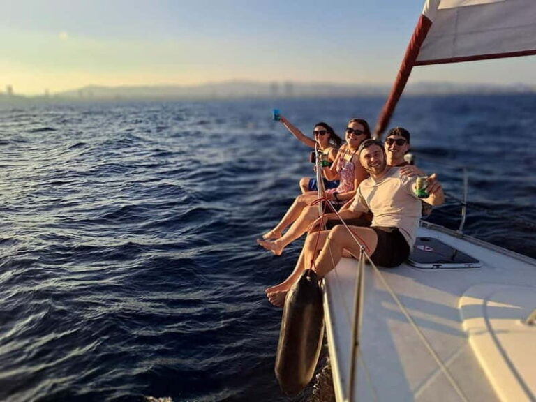Private boat with open bar and snacks - What Makes This Experience Stand Out?