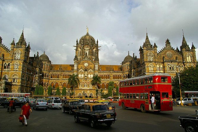 Private Bollywood with Mumbai Sightseeing - A Well-Rounded Introduction to Mumbai and Bollywood