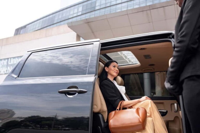 Private Car with Driver Luxury Tour to Château de Versailles - The Journey: From Paris to Versailles