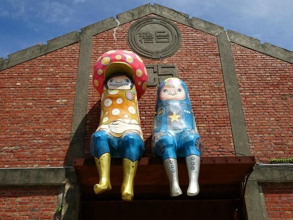 Private Custom Kaohsiung Day Tour - Key Points
