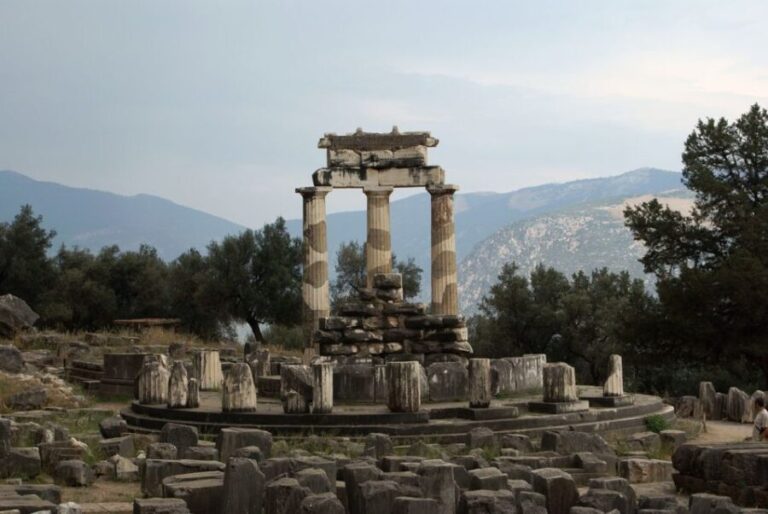 Private Day Tour Delphi and Village of Arachova from Athens - Who Is This Tour Best Suited For?