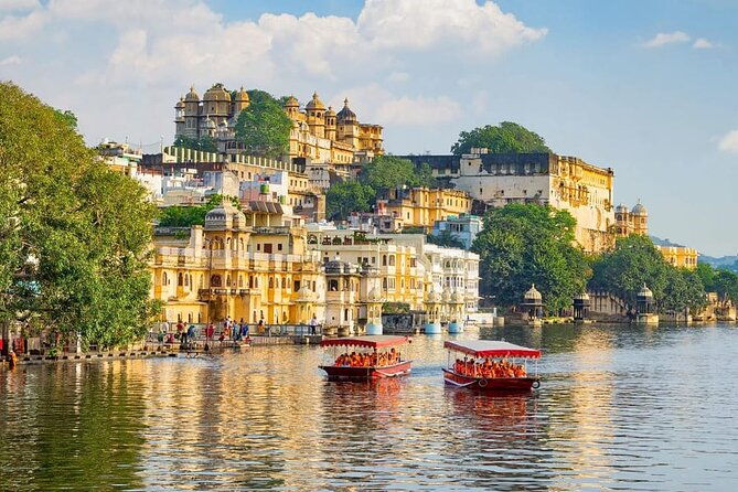 Private Day Trip to Kumbhalgarh Fort and Ranakpur from Udaipur - Exploring the Private Day Trip to Kumbhalgarh Fort and Ranakpur from Udaipur