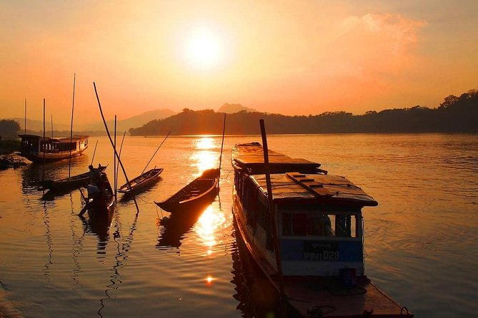 PRIVATE Luxury Sunset Mekong AFTERNOON TRIP with BBQ DINNER & COOK CLASS - The Journey Begins: From Ho Chi Minh City to the Mekong