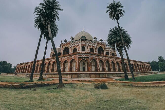 Private Old and New Delhi Full-Day Guided Tour - Key Points  