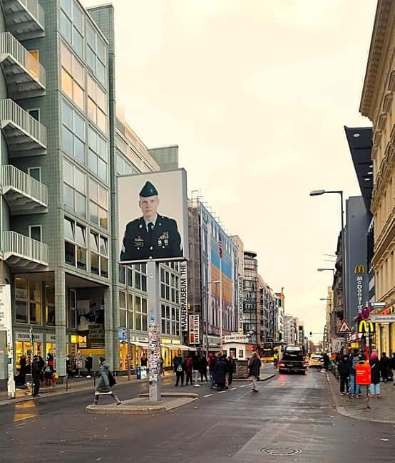Private Rickshaw Berlin Highlights and secrets up-to 6 Pers. - What to Expect from the Tour