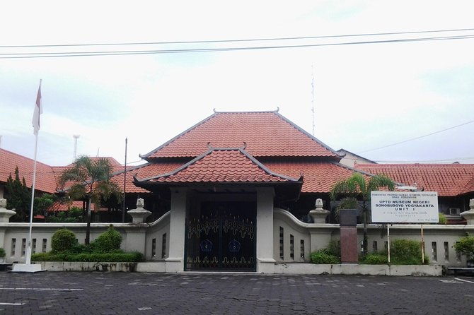 Private Royal Heritage Tour: Yogyakarta Palace, Watercastle, Sonobudoyo Museum - An In-Depth Look at the Itinerary
