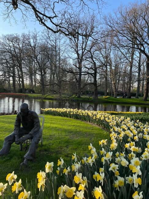 Private Tour, Tesla from Amsterdam: Keukenhof & Tulip Fields - Who Should Consider This Tour?
