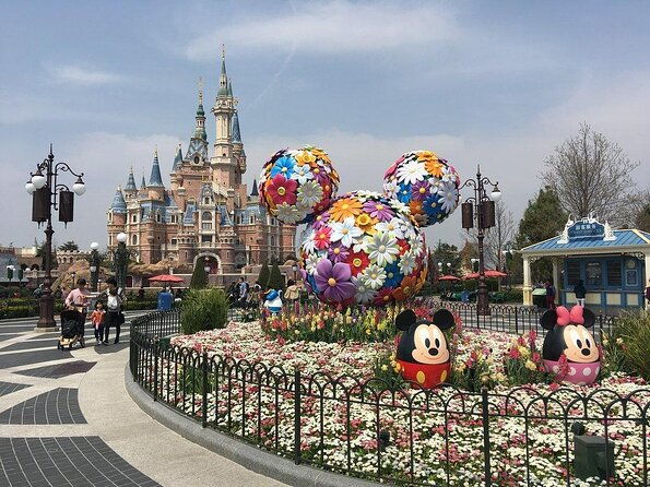 Private Transfer from Shanghai Pudong Airport to Shanghai Disneyland - Key Points