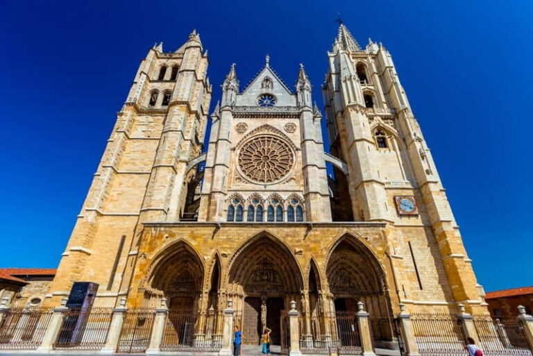 Private walking tour around León - FAQ