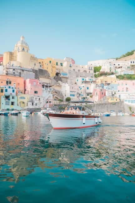 Procida: Complete boat tour of the island with swimming stops and snacks - The Itinerary Breakdown: What You Can Expect
