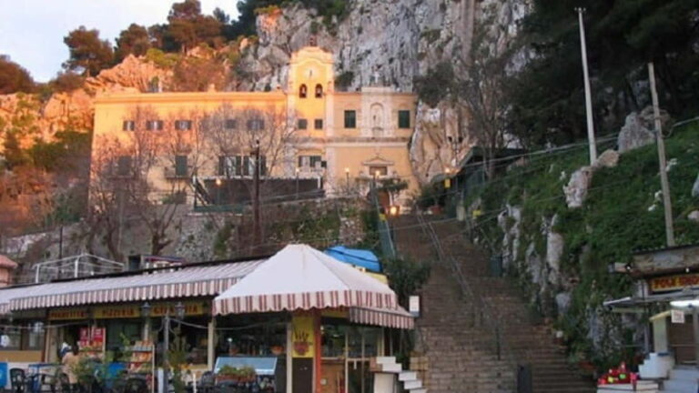 Relax in Mondello and Sanctuary in Monte Pellegrino - What This Tour Means for Travelers