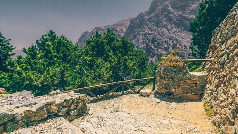 Rethymno/Bali/Panormo: Samaria Gorge Hike with Transfers