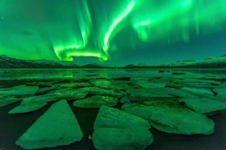 Reykjavík: 5-Day Northern Lights Hunt & Glacier Lagoon Tour - What travelers love and consider