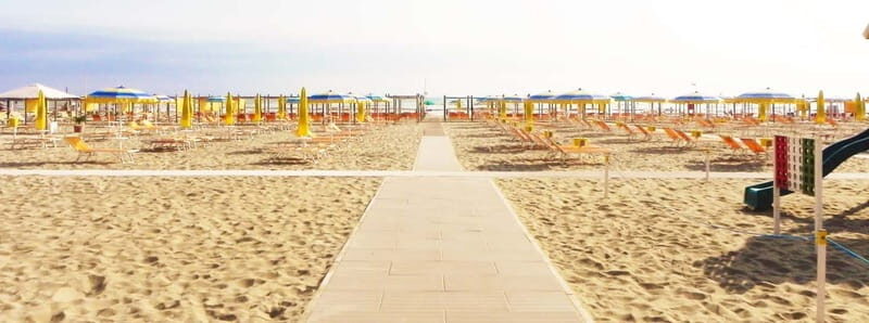 Riccione: 71 Beach with Umbrella, Sunbed, & Aperitif - What Makes This Tour Stand Out