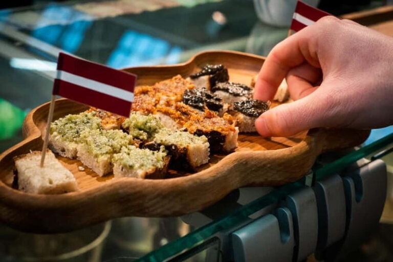 Riga: Central Market Traditional Food Tour in a Small Group - Exploring the Itinerary: What You Can Expect
