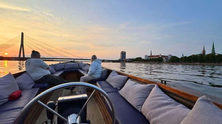 Riga: Evening or Sunset Boat Tour with Welcome Drink - The Itinerary in Detail