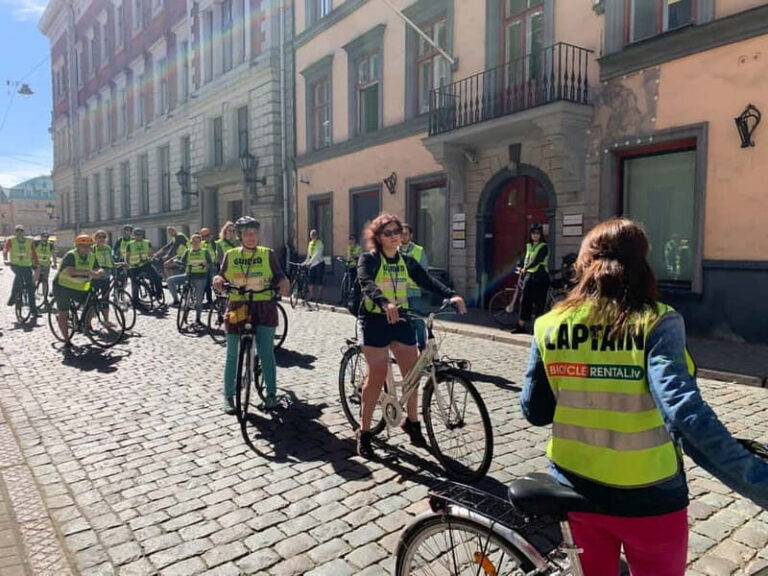 Riga: Guided City Highlights Bike Tour - The Experience