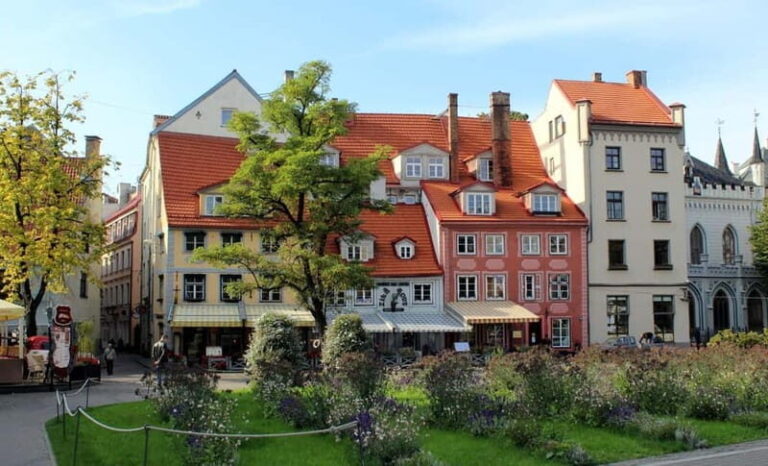 Riga: Leisure City Pass with Canal Boat Tour - A Day in Riga with the Leisure City Pass