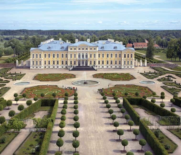 Riga: Private Tour to Hill of Crosses and Rundle Palace - An In-Depth Look at the Tour