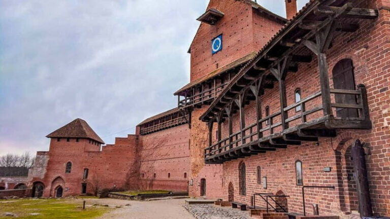Riga to Sigulda & Cesis: Explore Latvias Medieval Castles - Who Will Love This Tour?