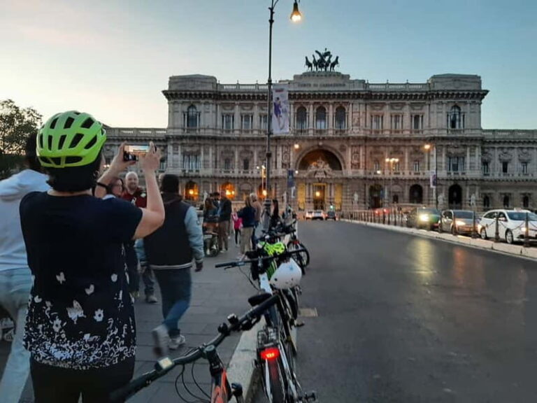 Rome: E-Bike Sunset Tour with Pizza Option - The Experience of the Guides
