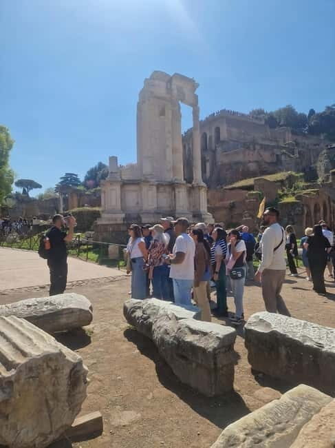 Rome: Small-Group Colosseum, Roman Forum & Palatine Hill - Detailed Breakdown of the Tour Itinerary