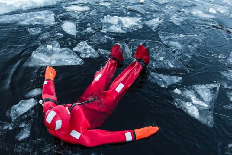 Rovaniemi: Arctic Ice Floating Experience - The Unique Aspects of the Experience