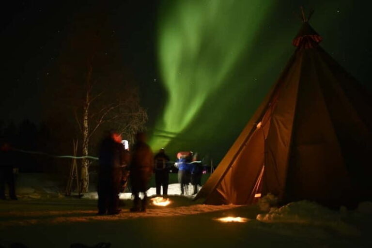 Rovaniemi: Snowtrain to Northern Lights Camp - The Campfire Experience: Warmth and Stories