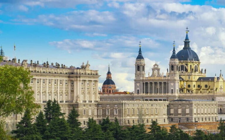 Royal Palace of Madrid: Private tour with entrance included - Analyzing the Cost and Value