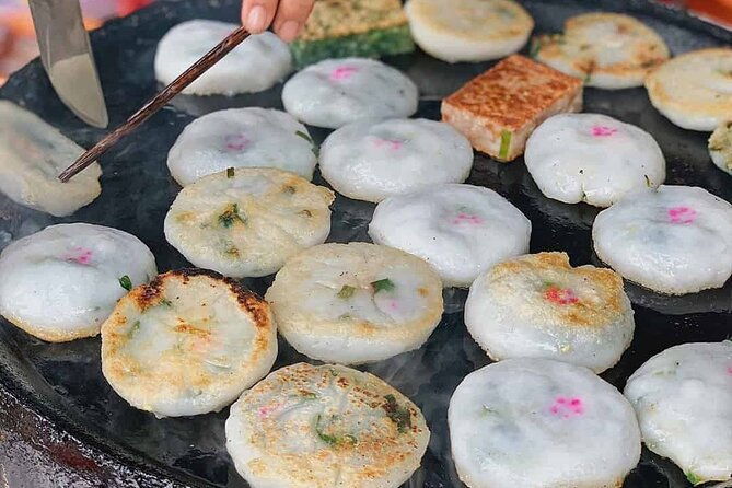 Saigon City One Day Discover By Cyclo Ride Private Tour With Guide - An In-Depth Look at the Cyclo Tour in Ho Chi Minh City