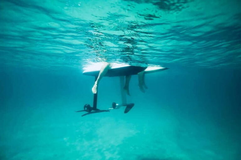 Saint Tropez: Learn how to Surf with an eFoil - Practical Details and Logistics