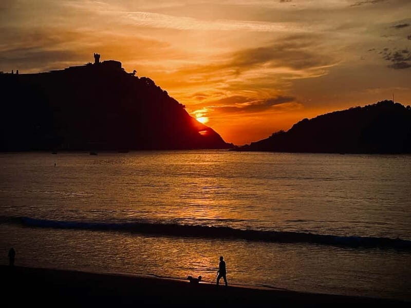 San Sebastián: Sunset from the catamaran in La Concha Bay - Who Will Love This Experience?
