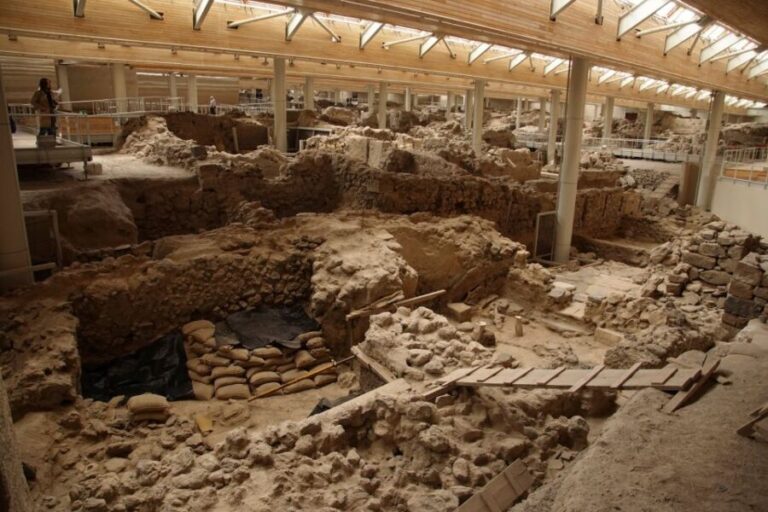 Santorini: Akrotiri Entry Ticket and Audio Guide - The Itinerary in Detail: What Makes Each Stop Special