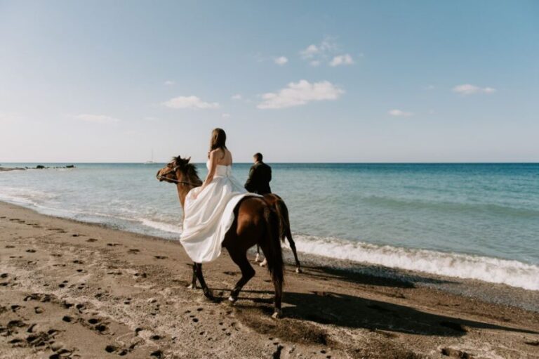 Santorini: Exclusive Private Horse Riding with picnic - The Perfect Setting for Photos and Special Moments