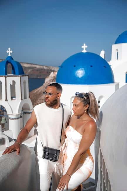 Santorini: Oia Private Couple Photoshoot with 35 Photos - What to Expect from the Experience