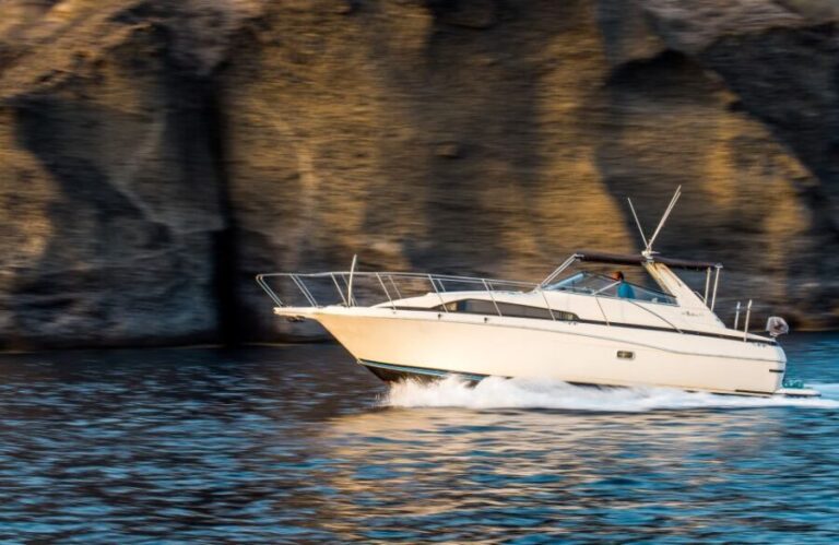 Santorini: Private Day Cruise with Barbeque and Drinks - Who Should Consider This Tour?