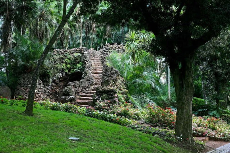 São Miguel: Botanical Gardens and Cave Tour - Exploring São Miguel’s Volcanic Roots and Botanical Charms
