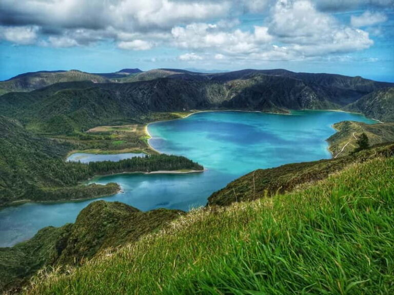 São Miguel Island: Full-Day Lagoa do Fogo/Sete Cidades Tour - What to Expect from a Typical Day