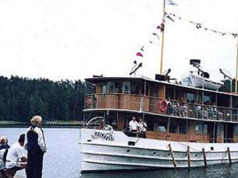 Savonlinna: Canal hopping cruise from Savonlinna to Kuopio - Practical Tips for Travelers