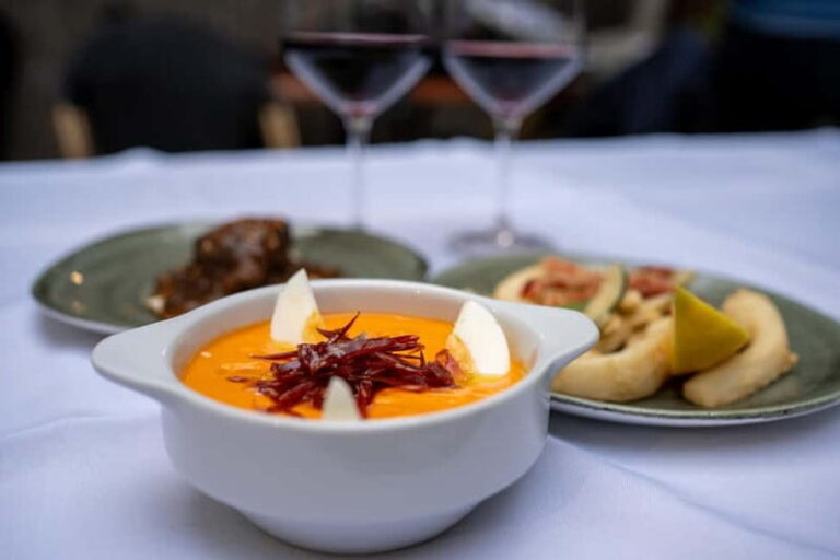 Seville: Cathedral and Giralda Guided Tour with Tapas - Who Should Consider This Tour?