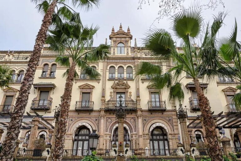 Seville: Exclusive City Highlights Tour with Guide - The Experience & Guide