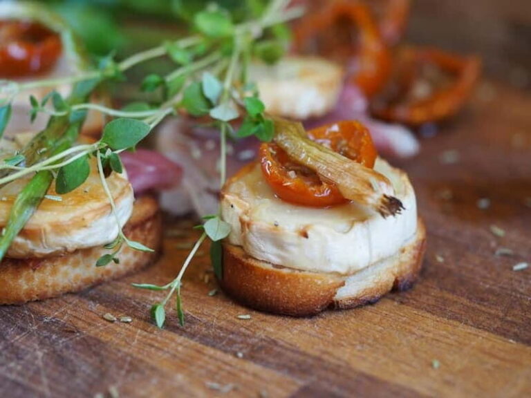 Seville: Exclusive Tapas Tour with Local Guide - The Itinerary in Detail