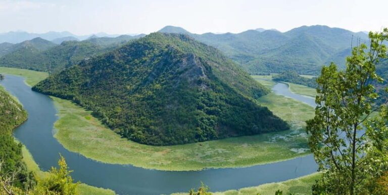 Shkodra: Rozafa Castle, Lake Shkodra, and Old Bazaar Tour - Vibrant Atmosphere at Shkodra Old Bazaar