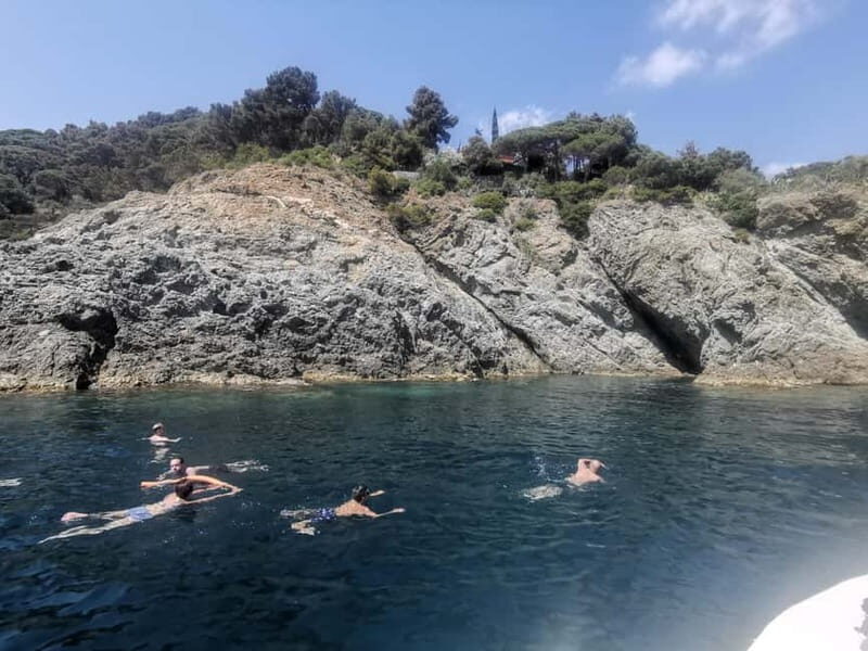 SIGHTSEEING AND SWIMMING BOAT TOUR - Who Should Book This Tour?