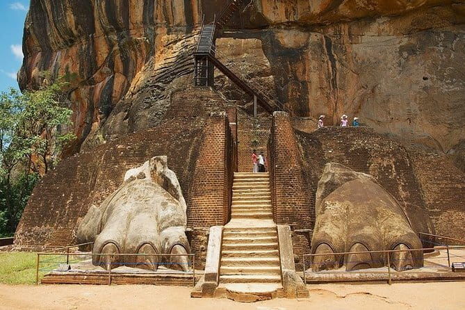 Sigiriya and Dambulla Private Full-Day Guided Tour - Starting with Sigiriya Rock Fortress
